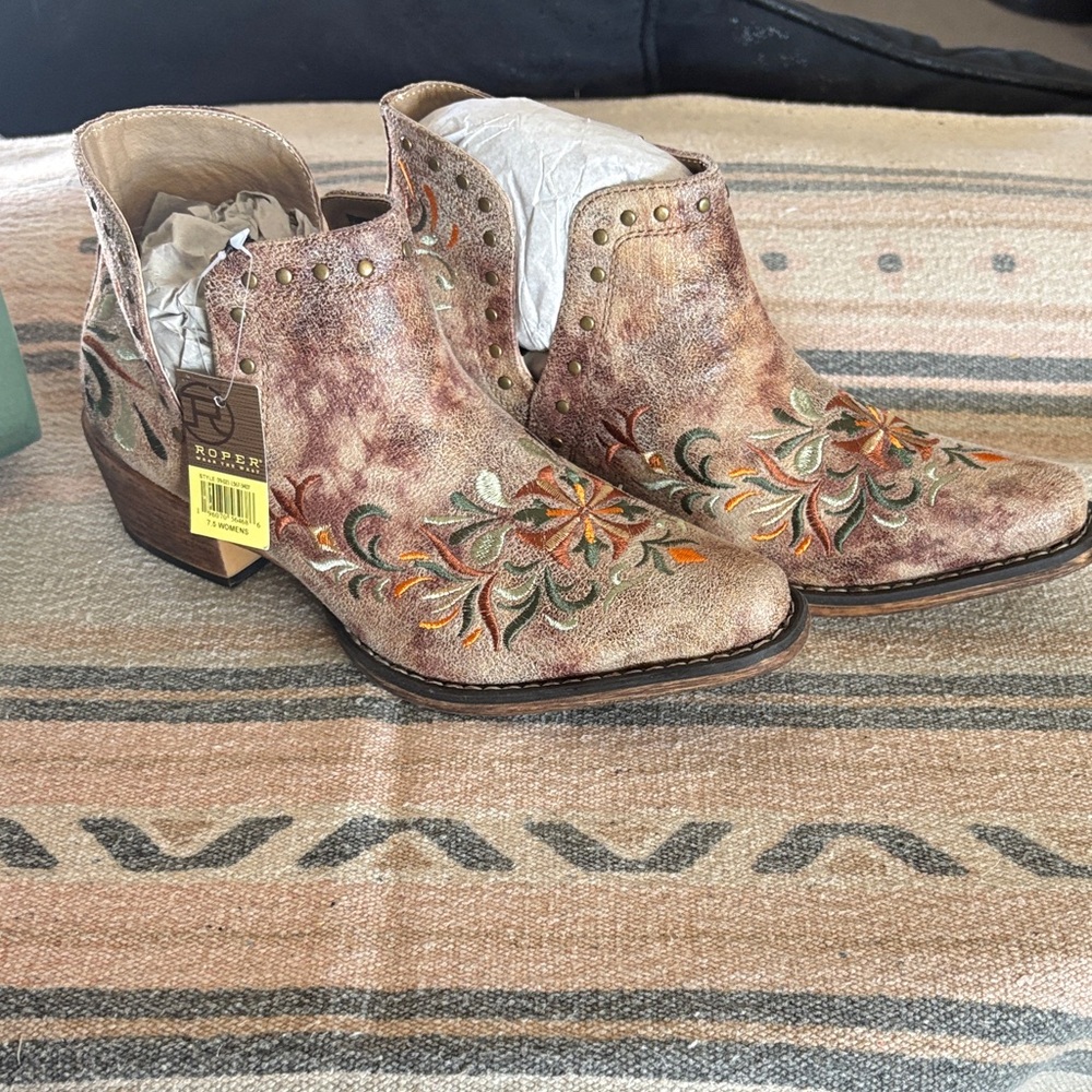 Roper Women's Floral Embroidered Ankle Boots - Brown and Orange